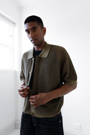 Beat Crochet Polo Olive | CHECKS DOWNTOWN