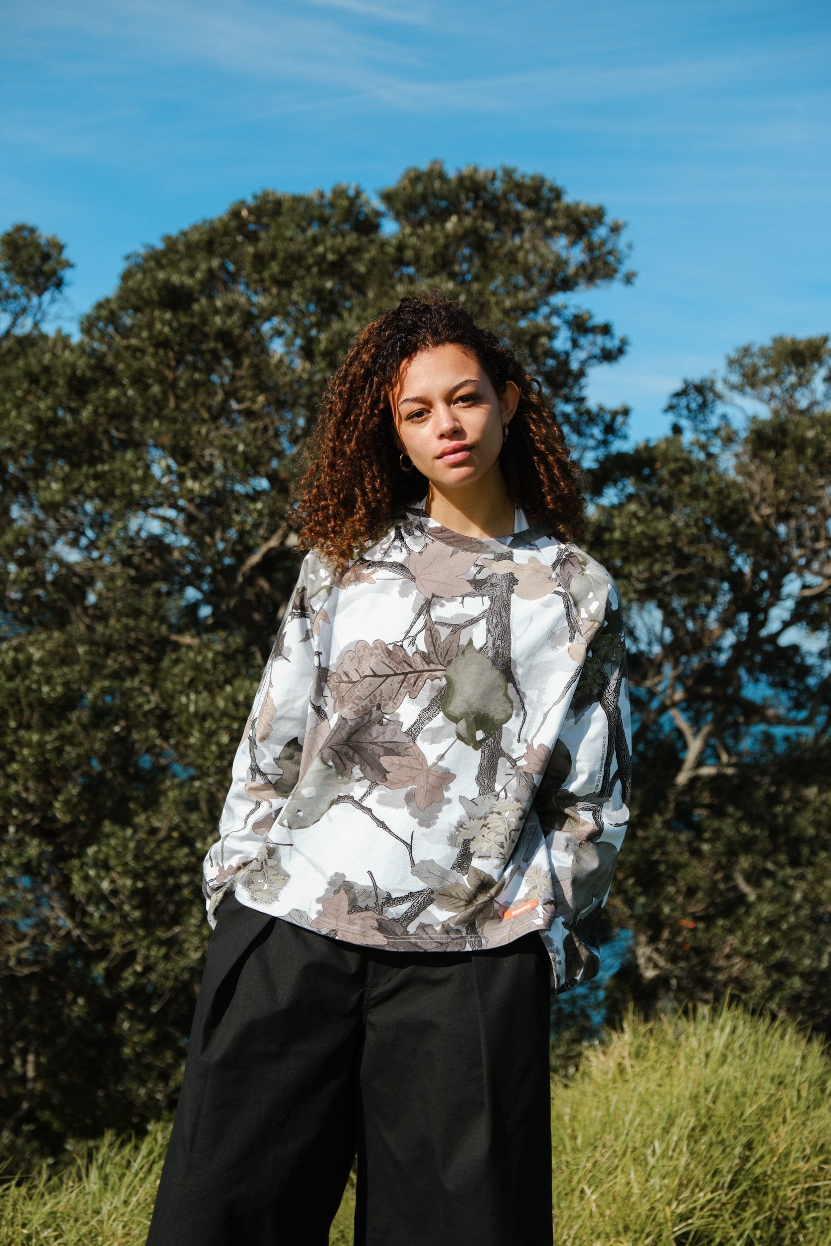 Kawakawa LS Tee White | CHECKS DOWNTOWN