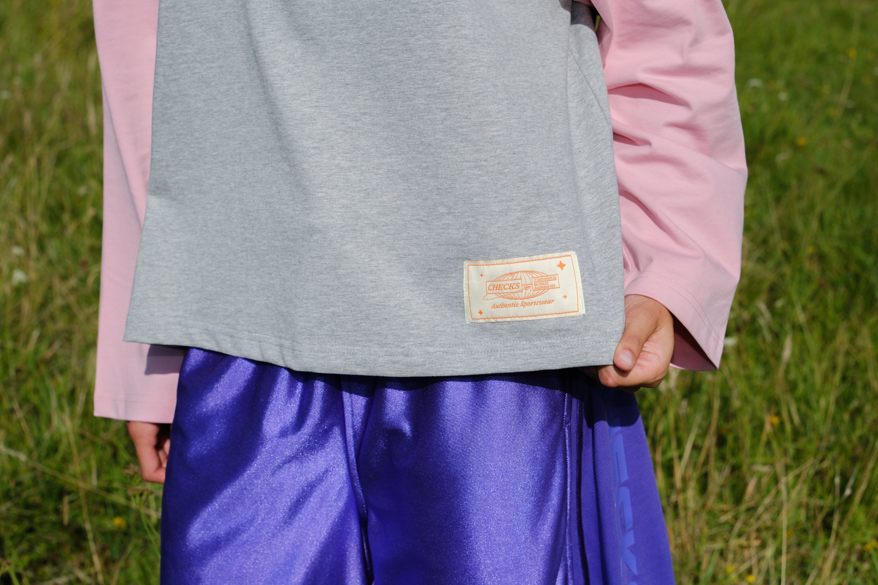 Crew Raglan Jersey Grey/Pink | CHECKS DOWNTOWN