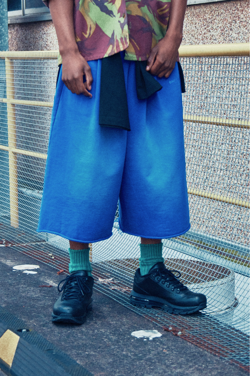 Lark Sweatshorts Royal Blue | CHECKS DOWNTOWN