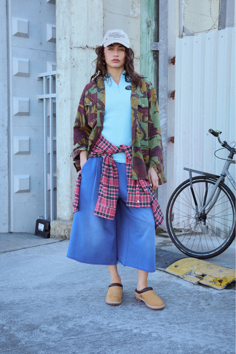 Lark Sweatshorts Royal Blue | CHECKS DOWNTOWN