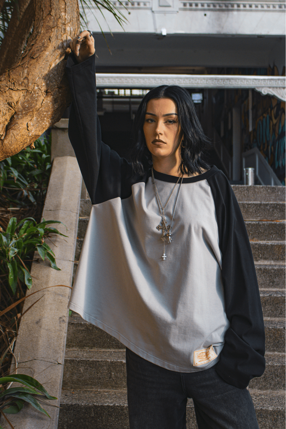 Crew Raglan Ash/Black | CHECKS DOWNTOWN