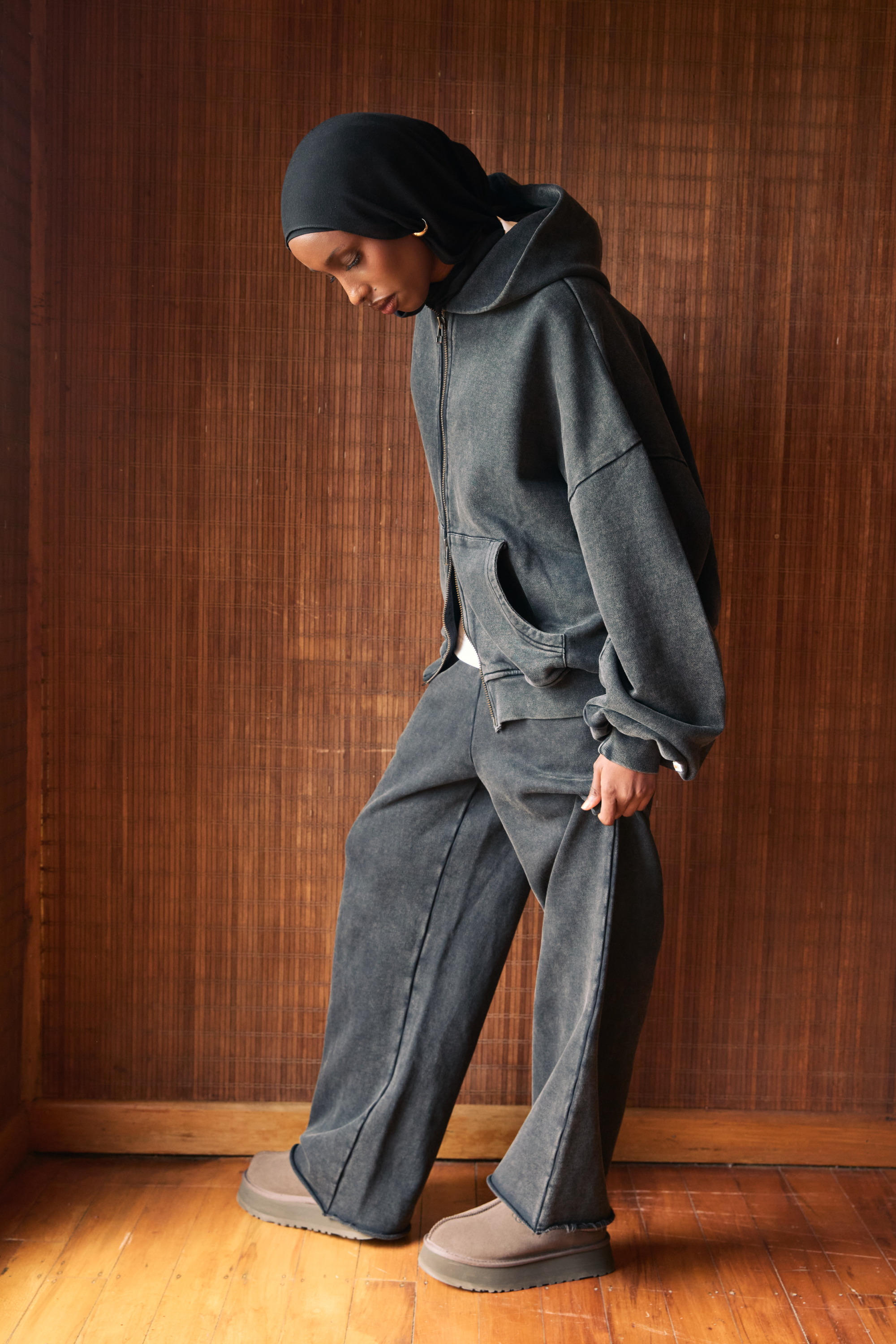 Lark Sweatpants Black Wash | CHECKS DOWNTOWN