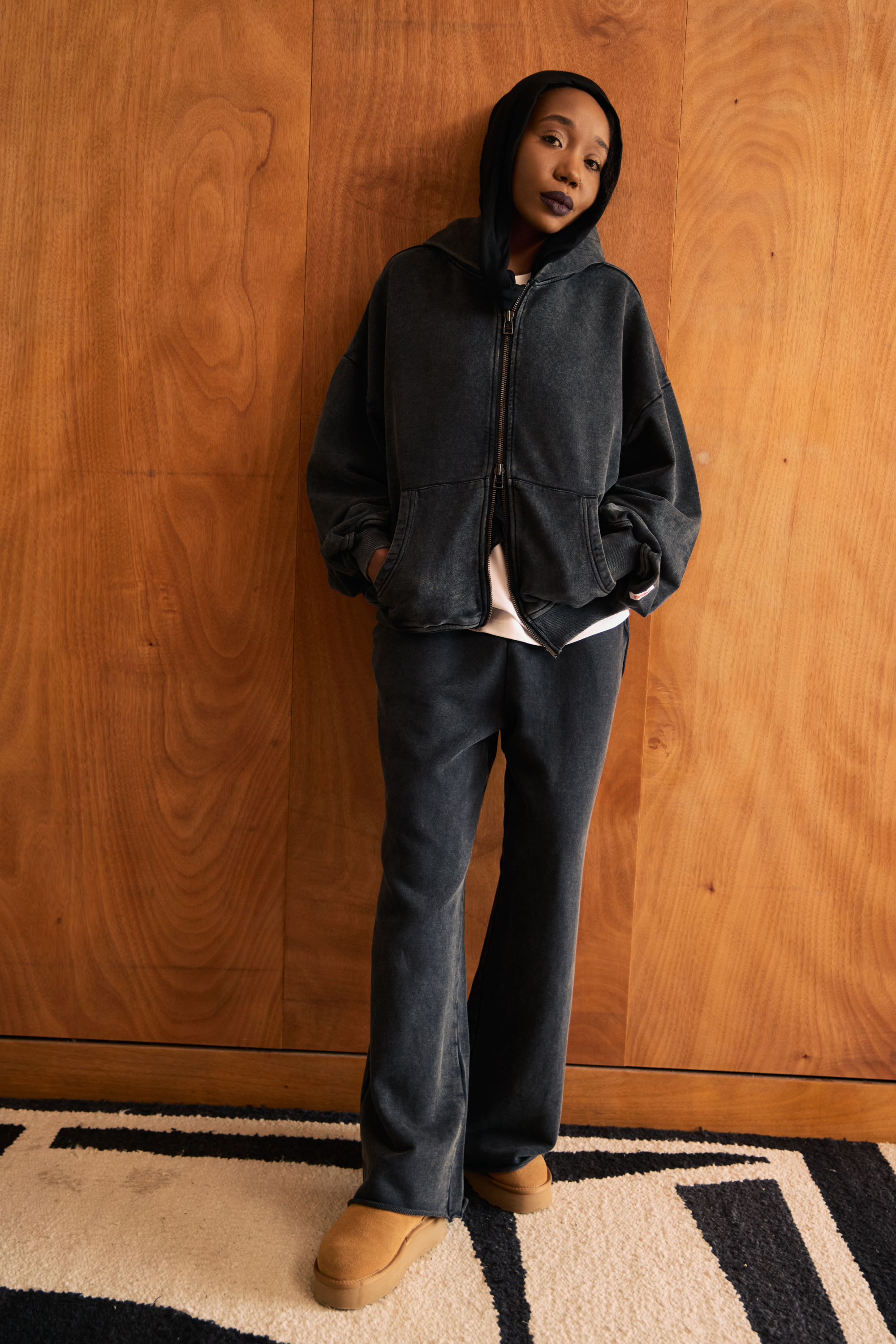 Lark Sweatpants Black Wash | CHECKS DOWNTOWN