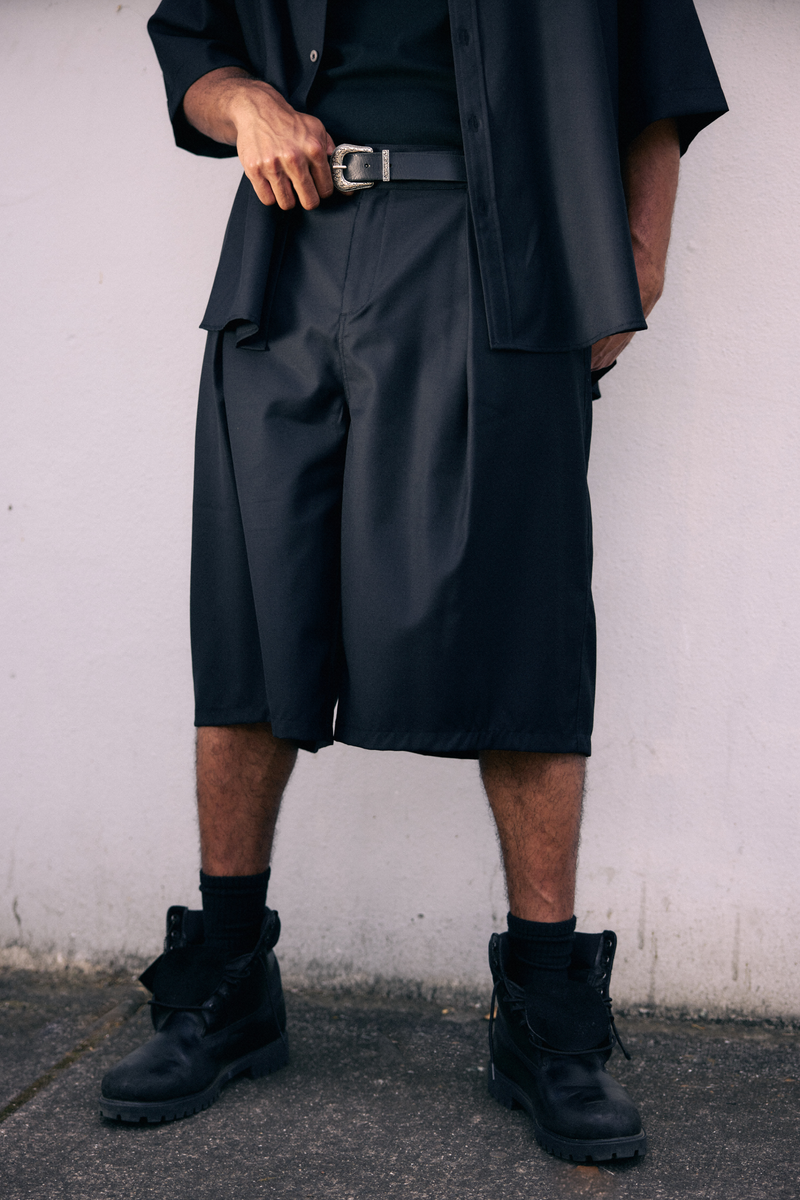 Hakama Shorts Black Wool | CHECKS DOWNTOWN
