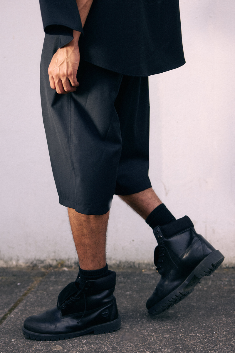 Hakama Shorts Black Wool | CHECKS DOWNTOWN