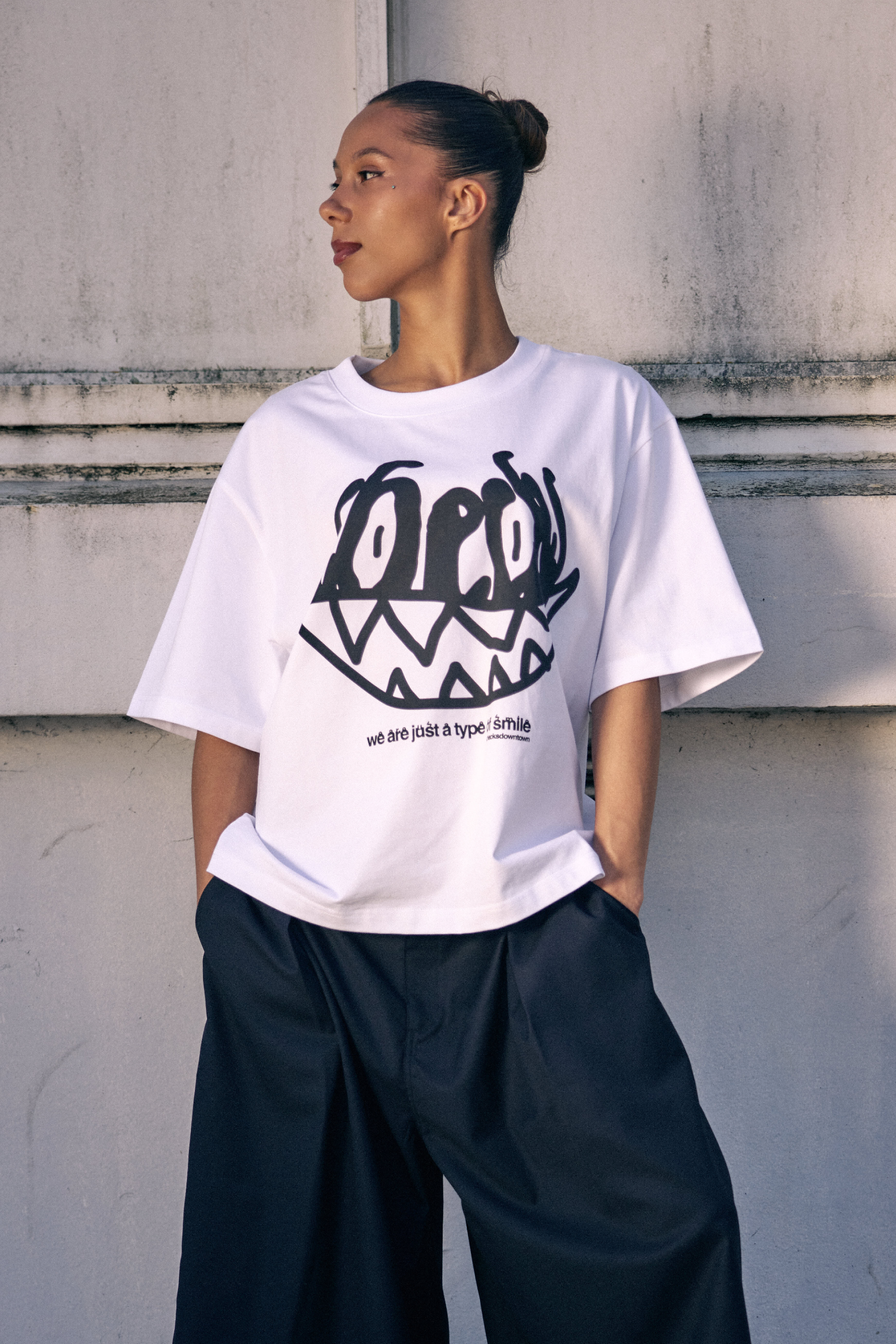 Smile T-shirt Black | CHECKS DOWNTOWN